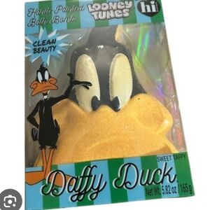 Warner Bros. Daffy Duck Bath Bomb - Black and Yellow